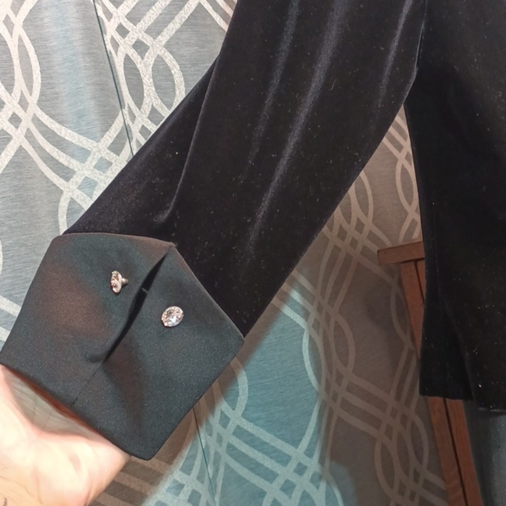 Velvet and satin tuxedo gown 12 - Picture 4 of 6